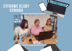 Zdjęcie przedstawia starszą kobietę siedzącą przy stole i pracującą na laptopie. Po jej obu stronach siedzą dwie nastolatki które z zainteresowaniem obserwują ekran lub pomagają seniorce. Cała trójka wygląda na skupioną i zaangażowaną we wspólne działanie.